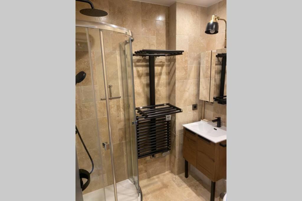 Neuf Et Proche Des Plages De Les Pins Apartment *